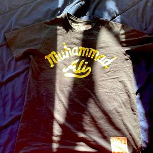 I’m selling 100% cotton shirts